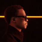 Lupe Fiasco a choisi "The Show Goes On"