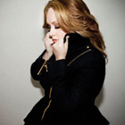 Adele ne peut ni parler, ni chanter