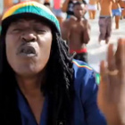 Alpha Blondy protège son "Vuvuzela" parce que le sida est là !
