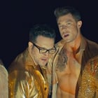 Blue enchaîne avec le clip "Break My Heart"