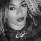 Beyoncé fête le 1er anniversaire de son album