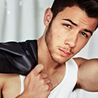 Gay Pride : Nick Jonas remplace Iggy Azalea