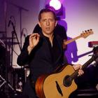 Gad Elmaleh dévoile son clip "Danse de la joie"
