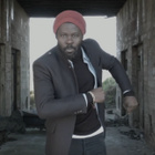 Féfé revient avec le clip "Aussi fort"