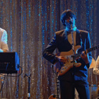 Parcels part en live dans le clip de "Tape"