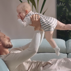 Musique de la pub Cuir Center : qui chante ?