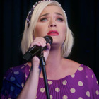 Katy Perry lance "What Makes a Woman"