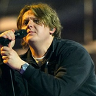 Lewis Capaldi dévoile "How I'm Feeling Now"