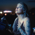 Louane vise "Les étoiles" : le clip !