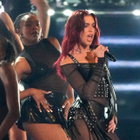 Dua Lipa dévoile son nouveau single en live