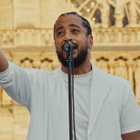Slimane chante pour la paix : écoutez "Résister"