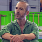 Calogero change de métier dans son clip