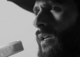 Yodelice dans le clip "Familiar Fire"