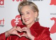 Sharon Stone reçoit un disque de platine