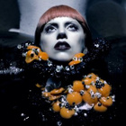 Gaga : la pub érotique de son premier parfum