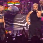 No Doubt invite Pink sur "Just a Girl" en live