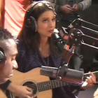 Tal reprend "Diamonds" de Rihanna à la guitare
