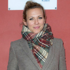 Lorie s'invite en prime dans "Nos chers voisins"