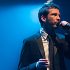 Alex Beaupain drôle et chic à l'Olympia