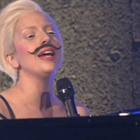 Lady Gaga chante "Gypsy" en live