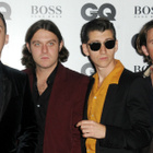 Les Arctic Monkeys dévoilent "You're So Dark"