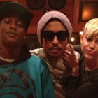 Miley Cyrus et Buddy en duo sur "Smoke Signals"