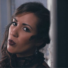 Ayna pèse son âme dans le clip "21 grammes"