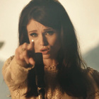 Sophie Ellis-Bextor mutine dans son nouveau clip