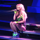 Britney explique sa chute et prolonge Las Vegas