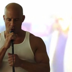 Vin Diesel chante "Habits (Stay High)" pour Paul Walker