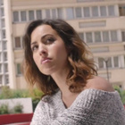 Maude s'évade dans le clip "Jamais"