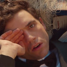 Mika dévoile le clip "Staring At the Sun"