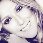Céline Dion chante "The Show Must Go On"