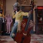 Blood Orange en violoncelliste pour "Benzo"