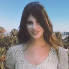 Lana Del Rey géante sur "Doin' Time"