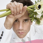Mika joue au "Yo Yo" sur son nouveau single