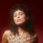 Barbara Pravi annonce son album et sort un titre