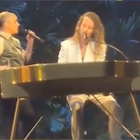 Dorothée chante avec Julien Doré à Bercy