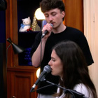Léo et Jeanne chantent un duo inédit pour les fans