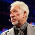 Malade, Tom Jones annule un concert