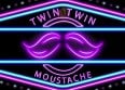 Twin Twin délire dans le clip "Moustache"