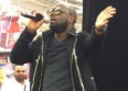 Maître Gims en showcase... dans un Carrefour