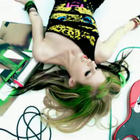 "Smile" avec Avril Lavigne : son nouveau clip