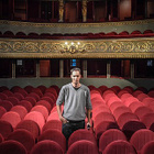 Grand Corps Malade présente le clip "Au théâtre"