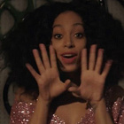 S. Knowles : le clip "Lovers in the Parking Lot"