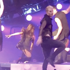 Ariana Grande chute en live