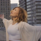 Vitaa à la dérive dans le clip de "Vivre"