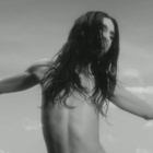 Conchita Wurst nue dans "You Are Unstoppable"