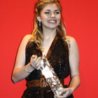 Louane : "Je vole" de Sardou un peu vieillot