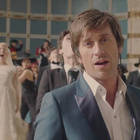 Thomas Dutronc : le clip "Allongés dans l'herbe"